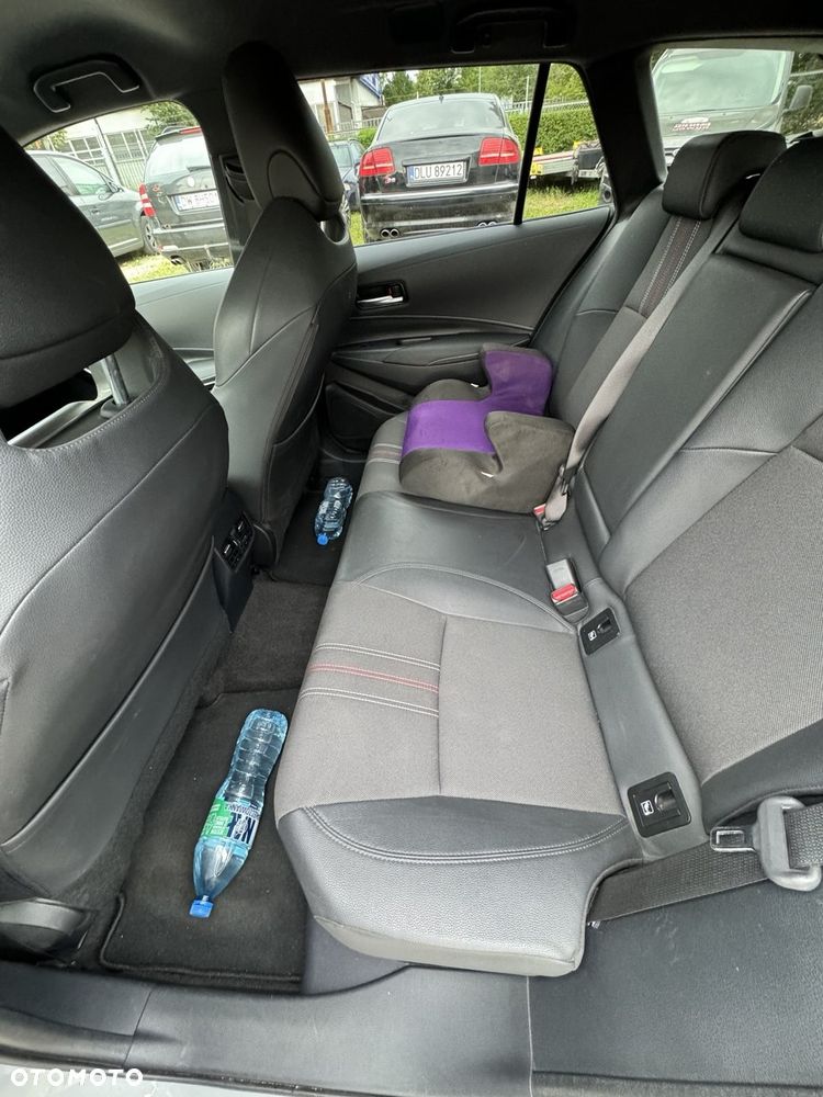 Toyota Corolla 2.0 Hybrid GR Sport - 6