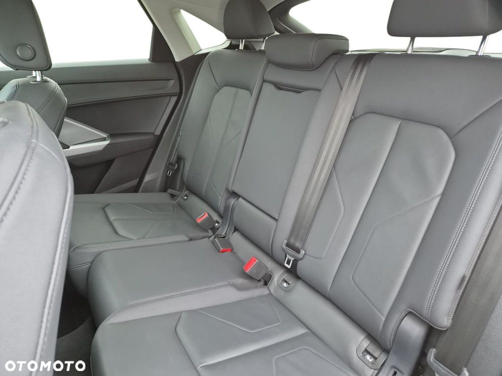 Audi Q3 Sportback - 27