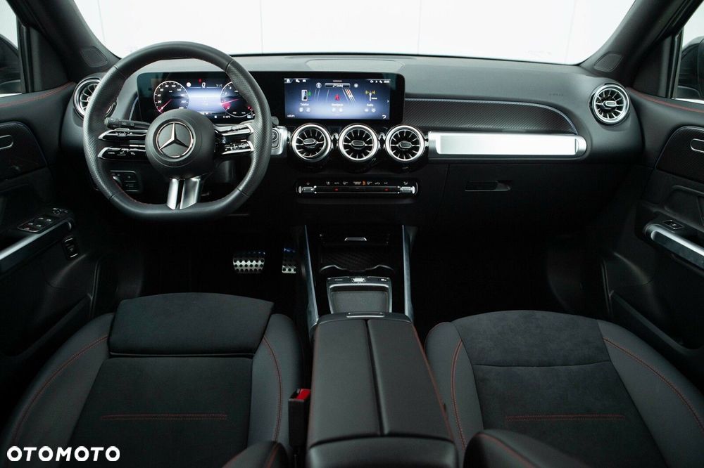 Mercedes-Benz GLB - 28