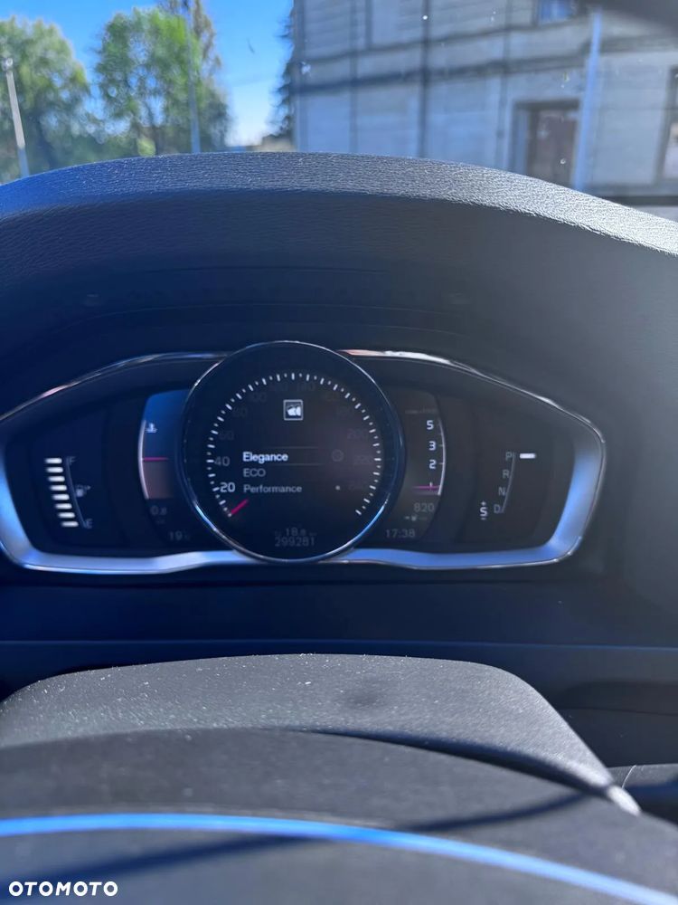 Volvo V60 Cross Country D3 Drive-E Summum - 25