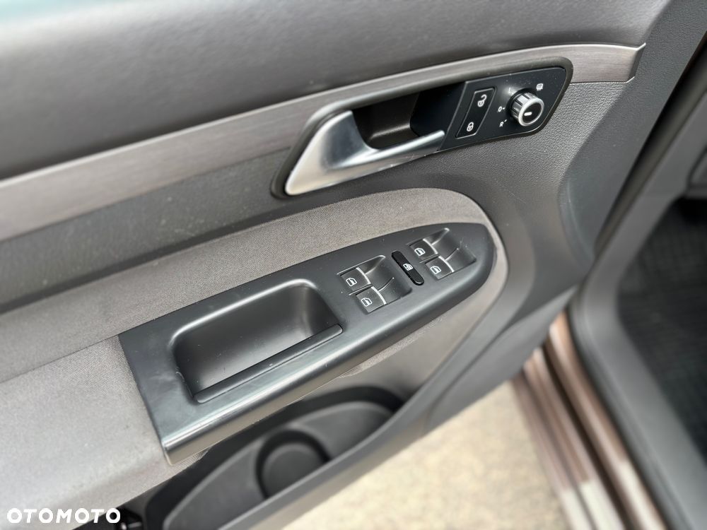 Volkswagen Touran - 8