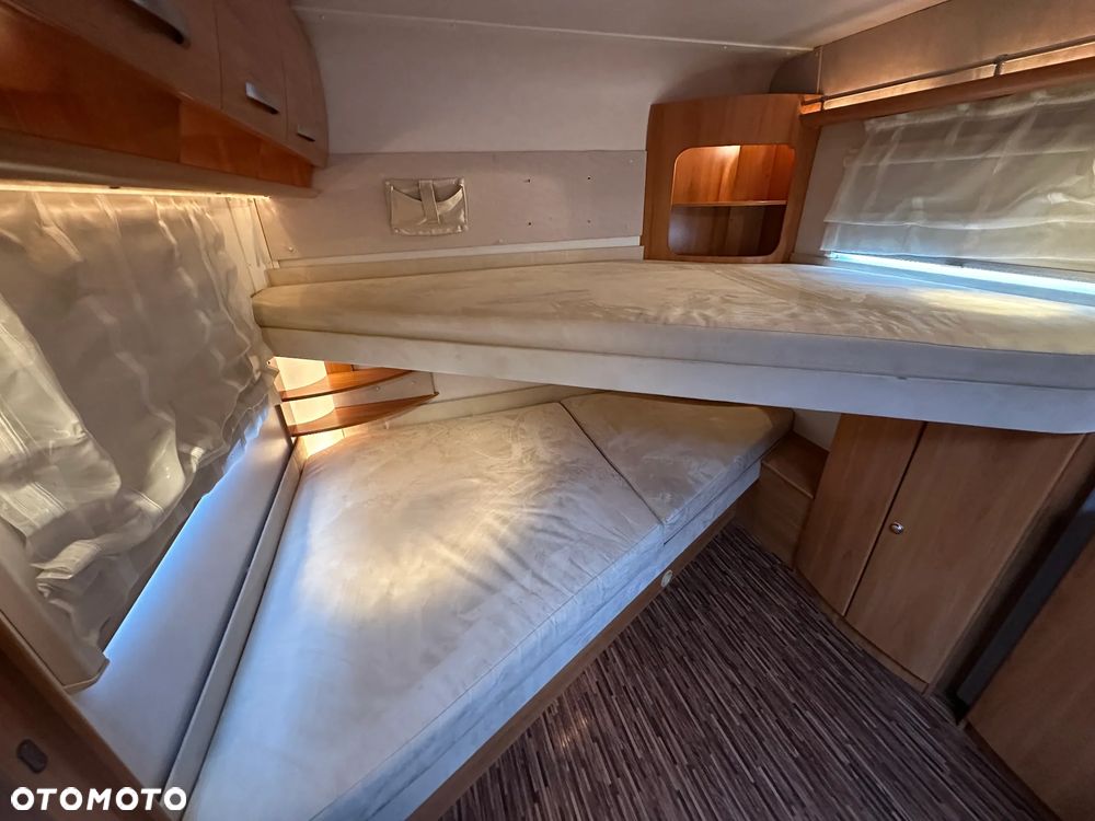 Hymer-Eriba 680 NOVA-GL z napędem, klimatyzacją i łóżkami piętrowymi. - 14