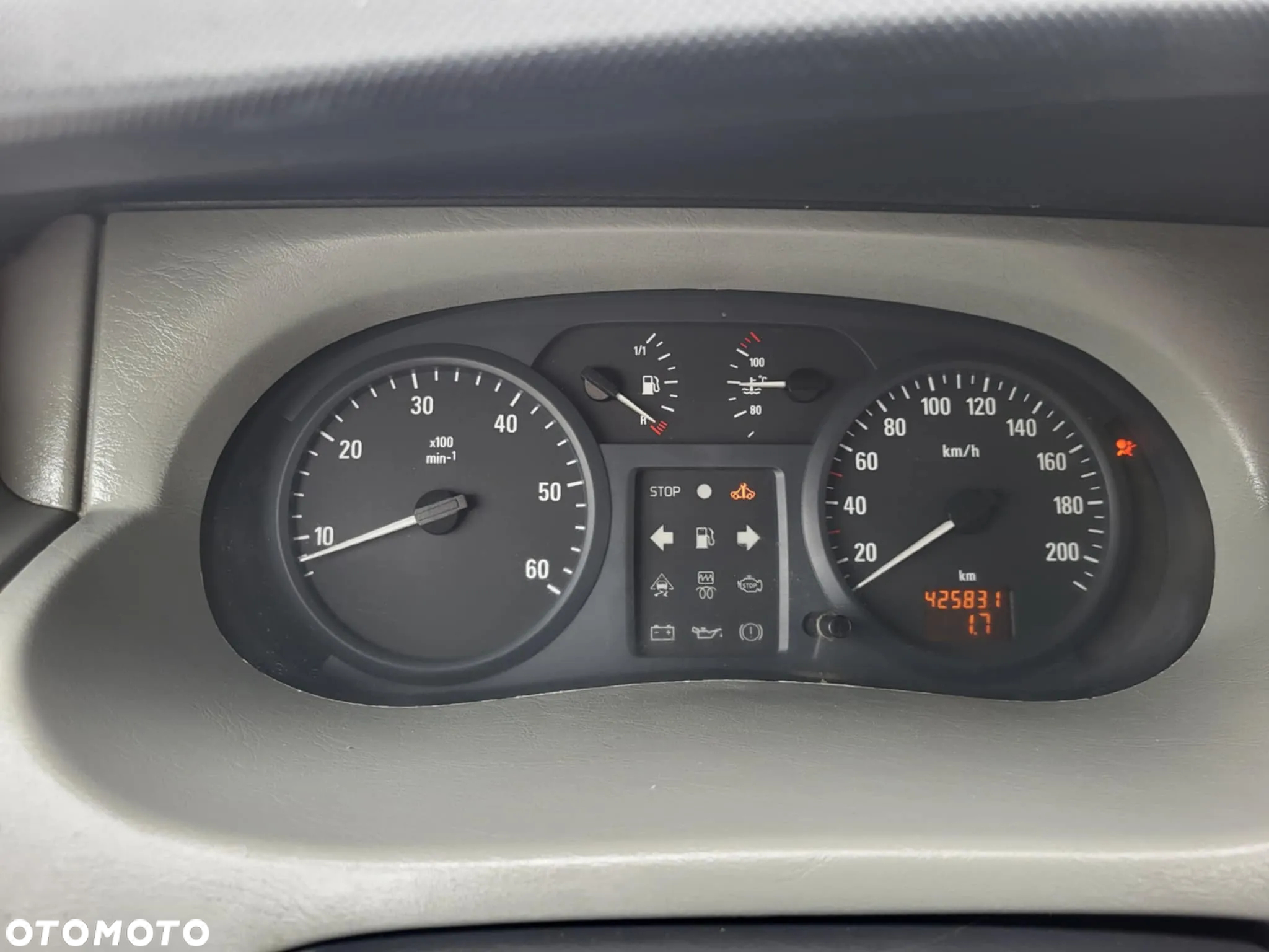 Opel Vivaro - 21
