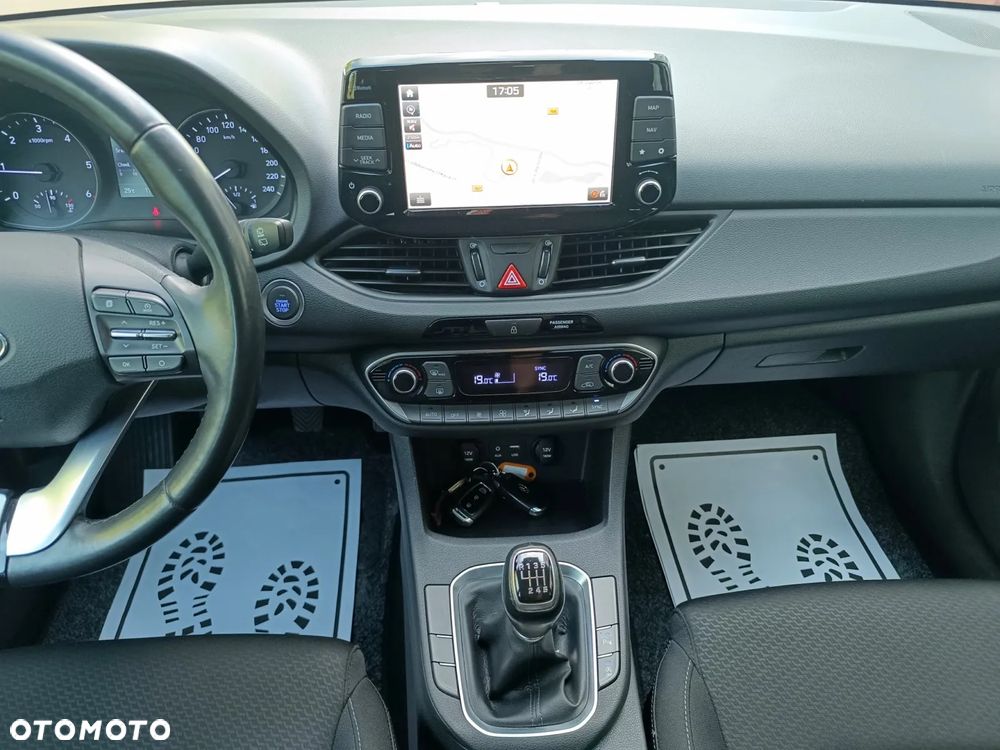 Hyundai i30 blue Kombi 1.6 CRDi Style - 31