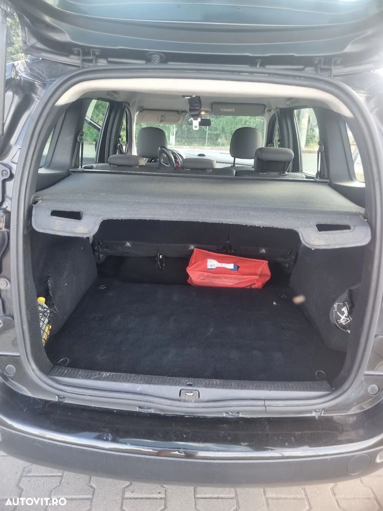 Dacia Lodgy 1.6 Laureate - 11