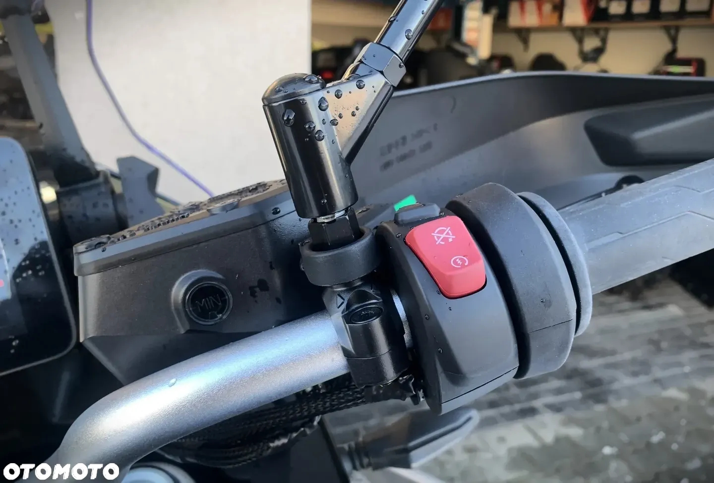 CFMoto MT - 11