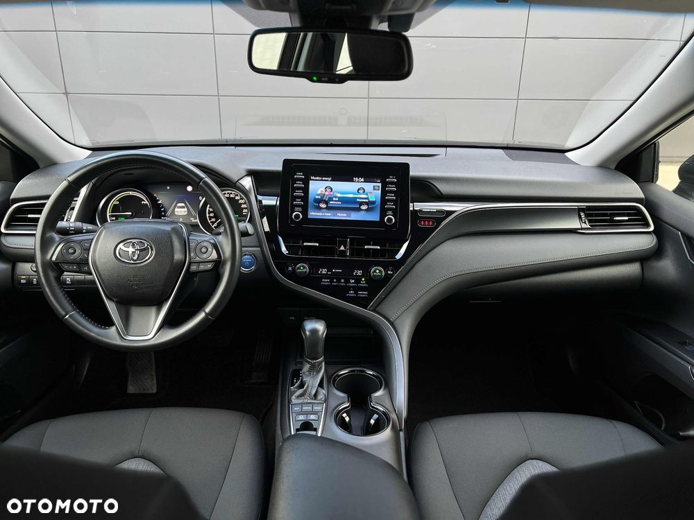 Toyota Camry 2.5 Hybrid Comfort CVT - 23