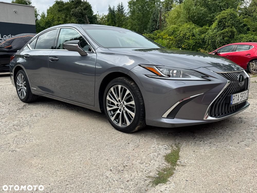 Lexus ES 300h Business Edition + - 2