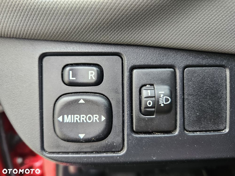 Toyota Yaris 1.33 VVT-i Comfort - 17