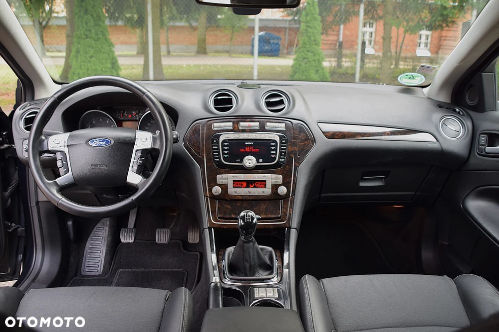 Ford Mondeo 2.0 Ghia X - 32
