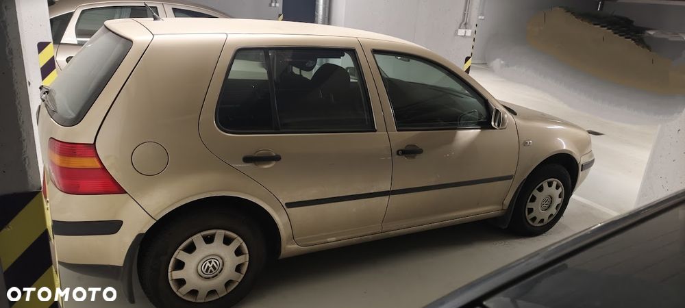 Volkswagen Golf 1.4 Basis - 1