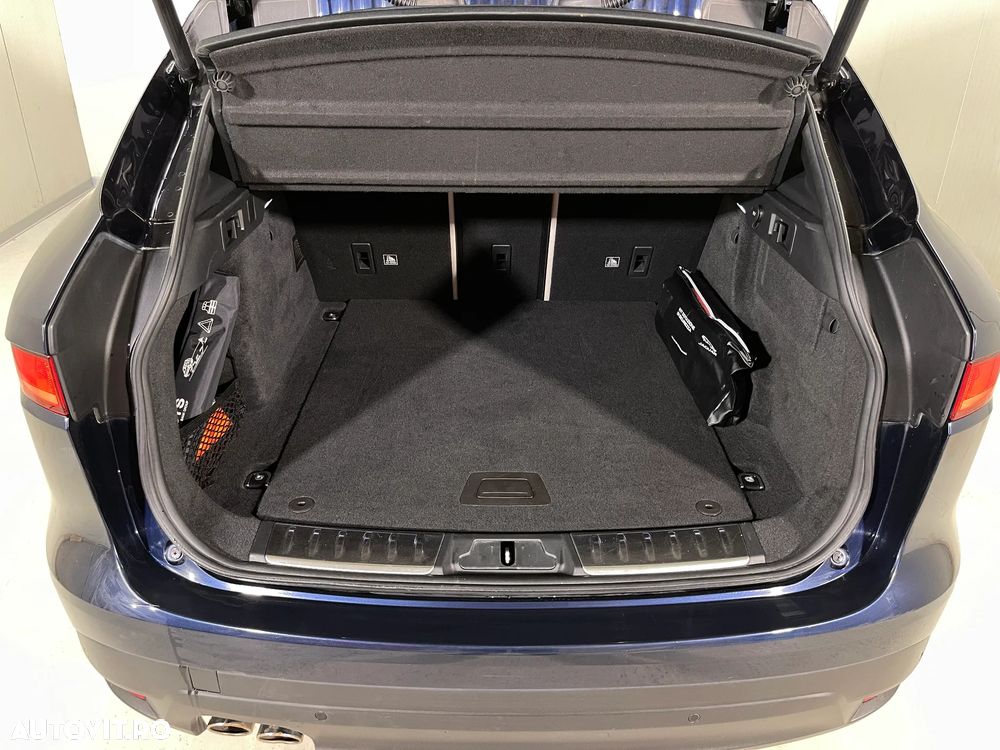 Jaguar F-Pace 20d AWD Aut. Portfolio - 13
