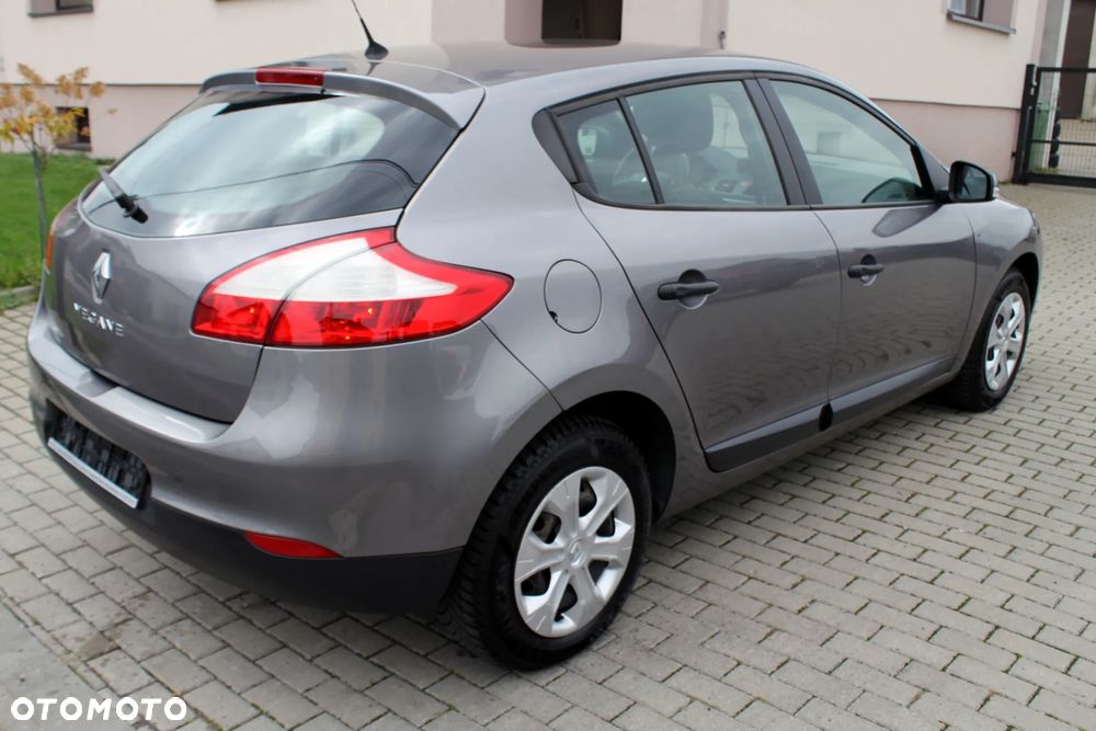 Renault Megane 1.6 16V 100 Authentique - 4
