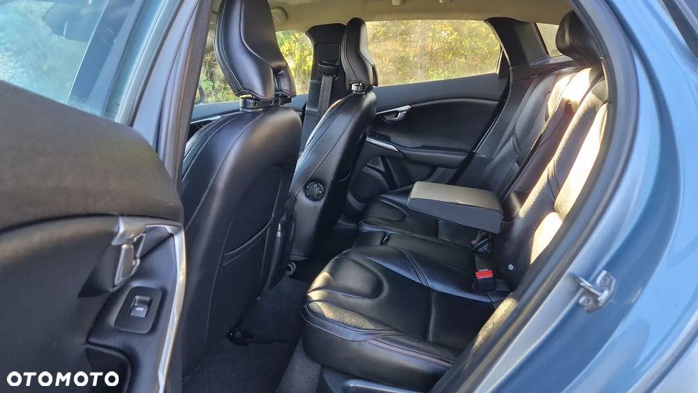 Volvo V40 D2 Drive-E Ocean Race - 11