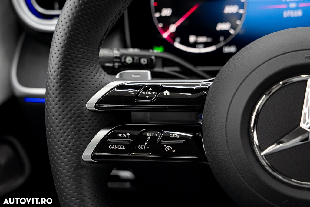 Mercedes-Benz GLC 300 e 4MATIC - 33