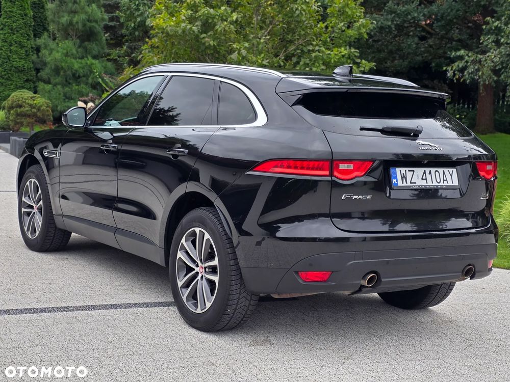 Jaguar F-Pace P250 AWD R-Dynamic Black - 12