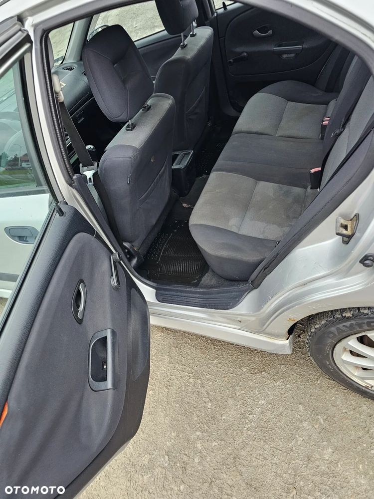 Mitsubishi Carisma 1.9 DID MP Comfort - 10