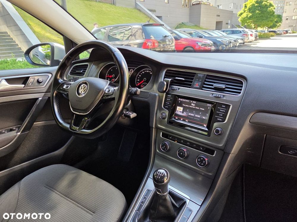Volkswagen Golf 1.6 TDI BMT Comfortline - 29