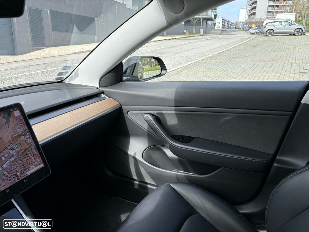 Tesla Model 3 Long-Range Dual Motor AWD - 17