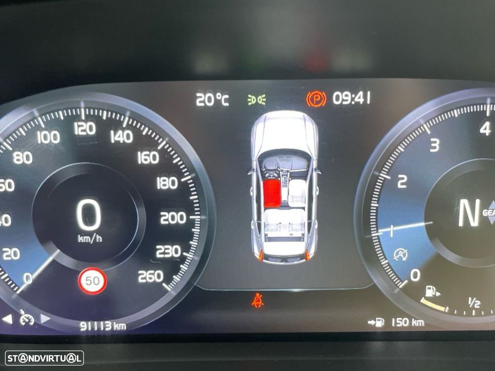 Volvo XC 40 1.5 T3 Momentum Tech Edition - 3