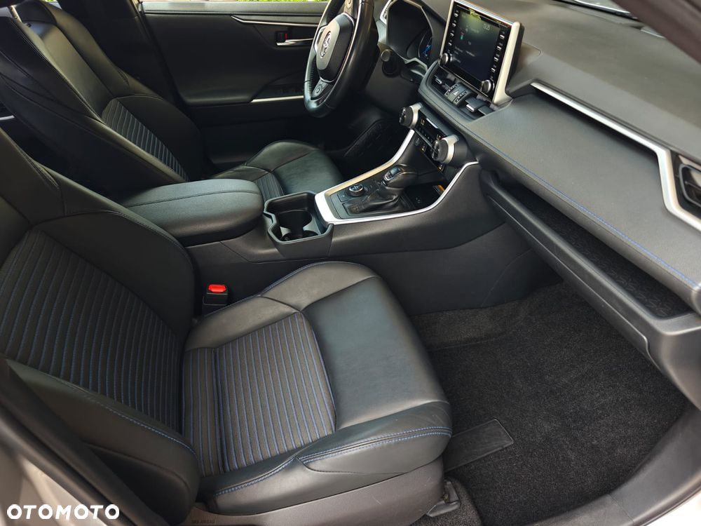 Toyota RAV4 - 11