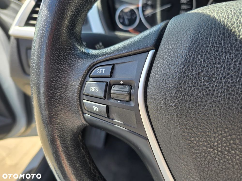 BMW Seria 3 - 25