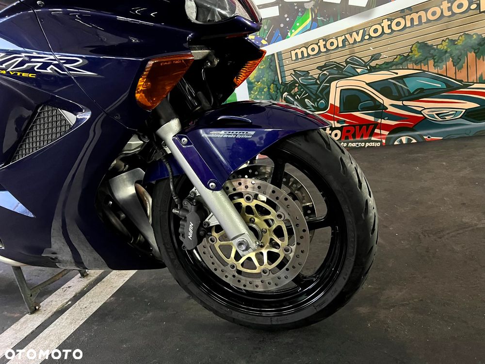 Honda VFR - 6