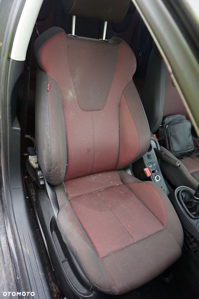 SEAT LEON II 1P1 2007 LC9Z 1.9 TDI BXE 105KM JCR CZARNY na części - 12