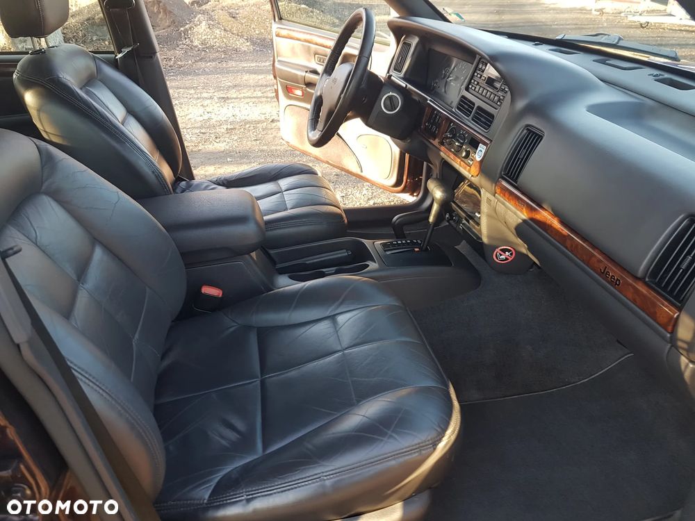 Jeep Grand Cherokee - 15