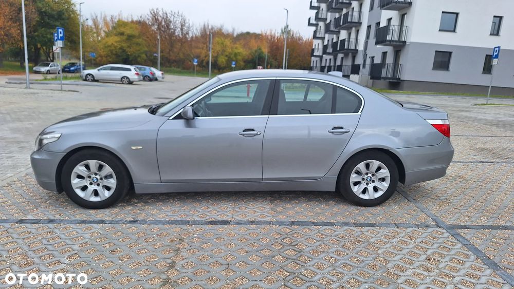 BMW Seria 5 523i - 4