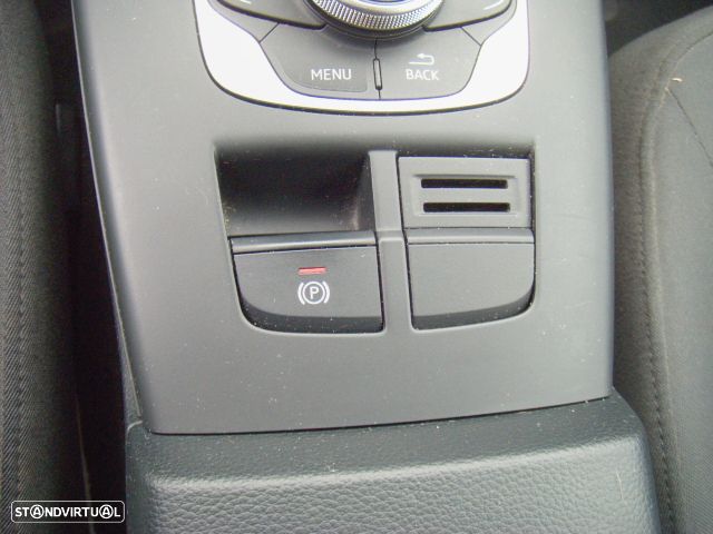 Audi A3 Limousine 1.6 TDI Business Line Attraction Ultra - 24