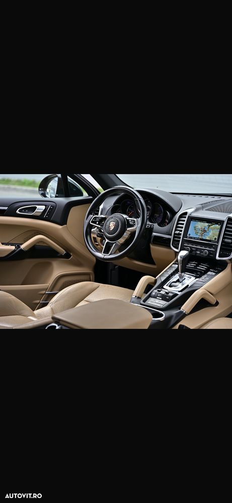 Porsche Cayenne 3.0 L - 24