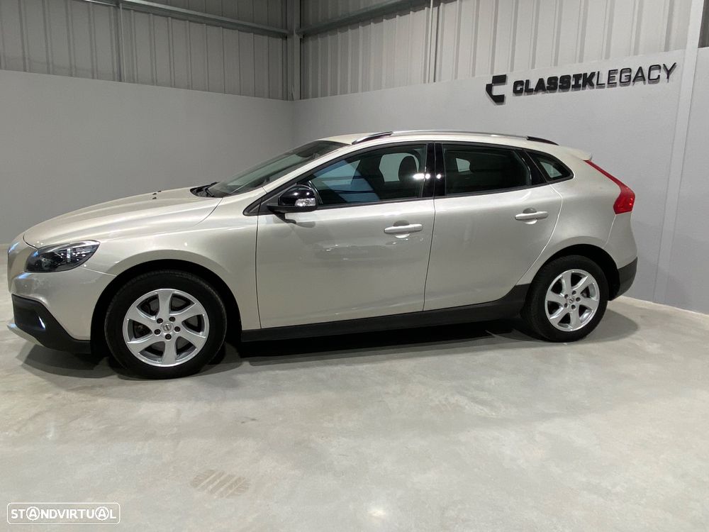 Volvo V40 Cross Country 2.0 D2 Momentum - 4