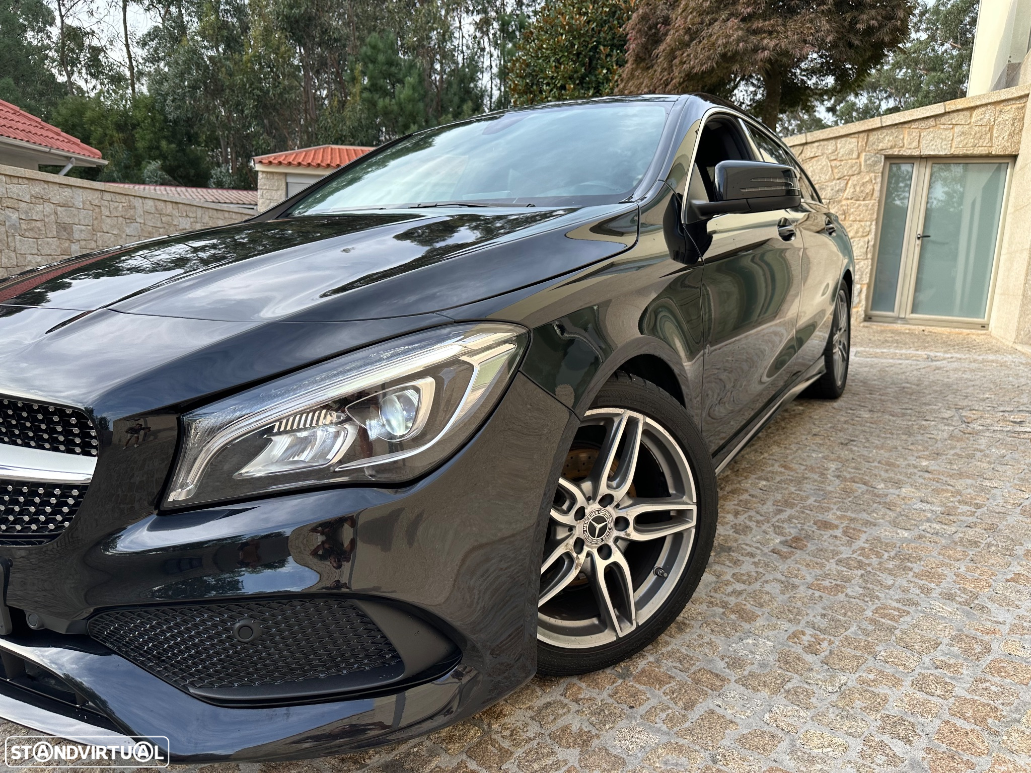 Mercedes-Benz CLA 180 d Shooting Brake AMG Line - 18