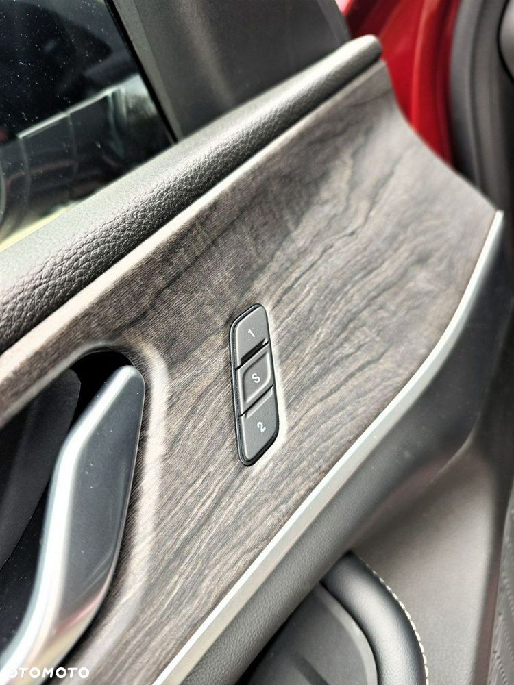 Jeep Grand Cherokee - 28