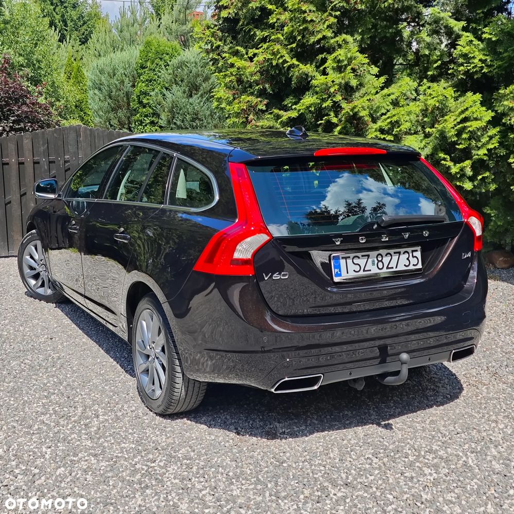 Volvo V60 D4 Momentum - 11