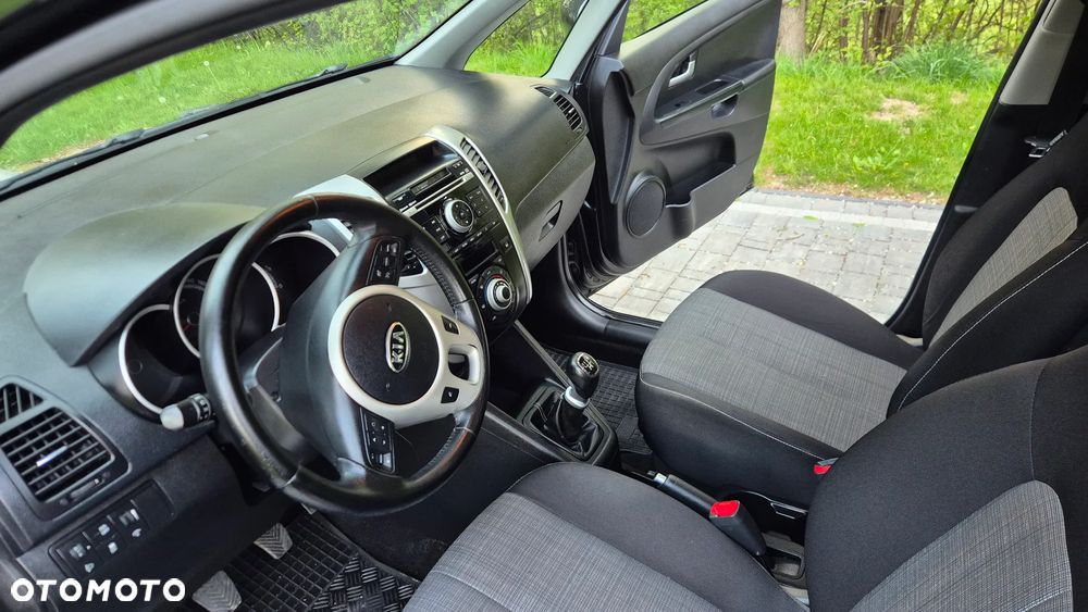 Kia Venga 1.4 CVVT Black Collection - 7