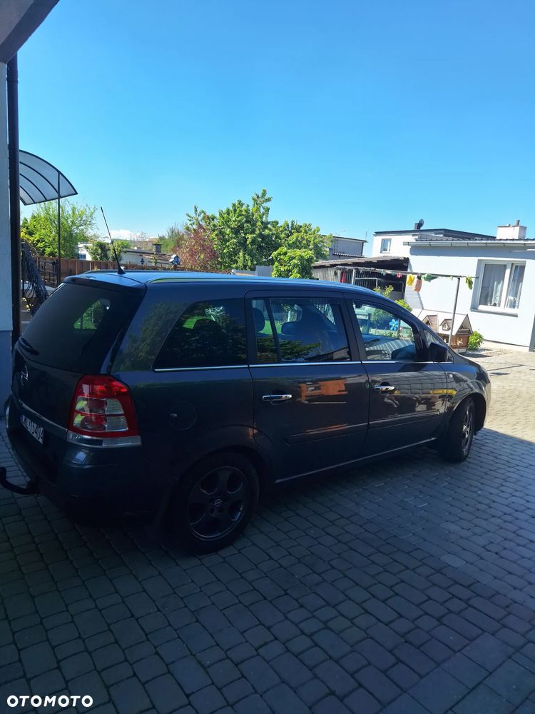 Opel Zafira 1.8 - 8