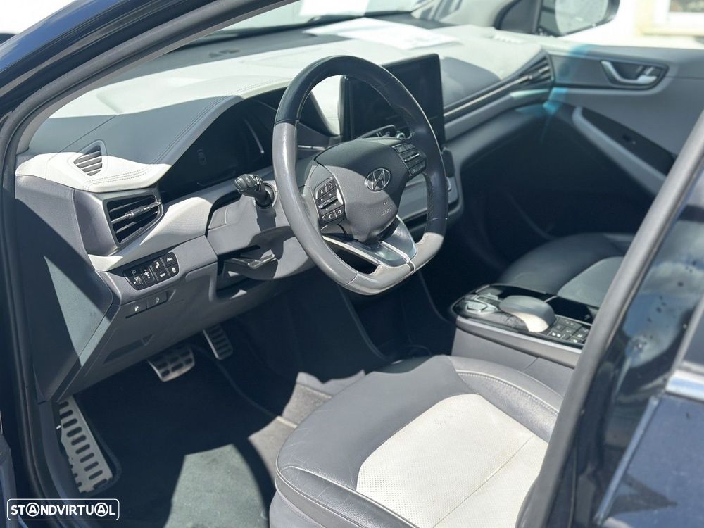 Hyundai Ioniq - 14