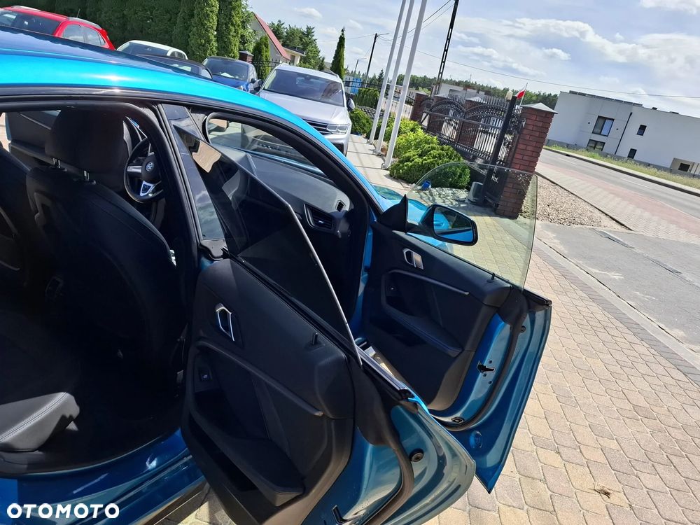 BMW Seria 2 218i Edition Colorvision - 24