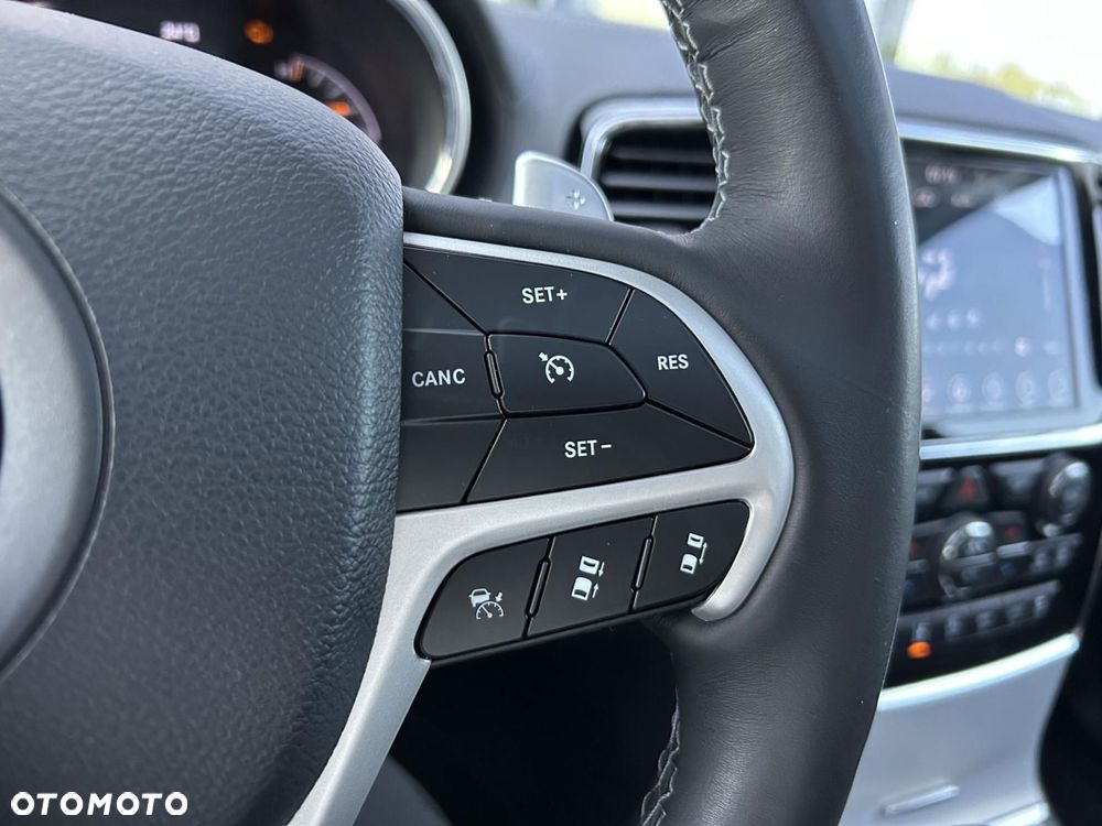 Jeep Grand Cherokee - 27