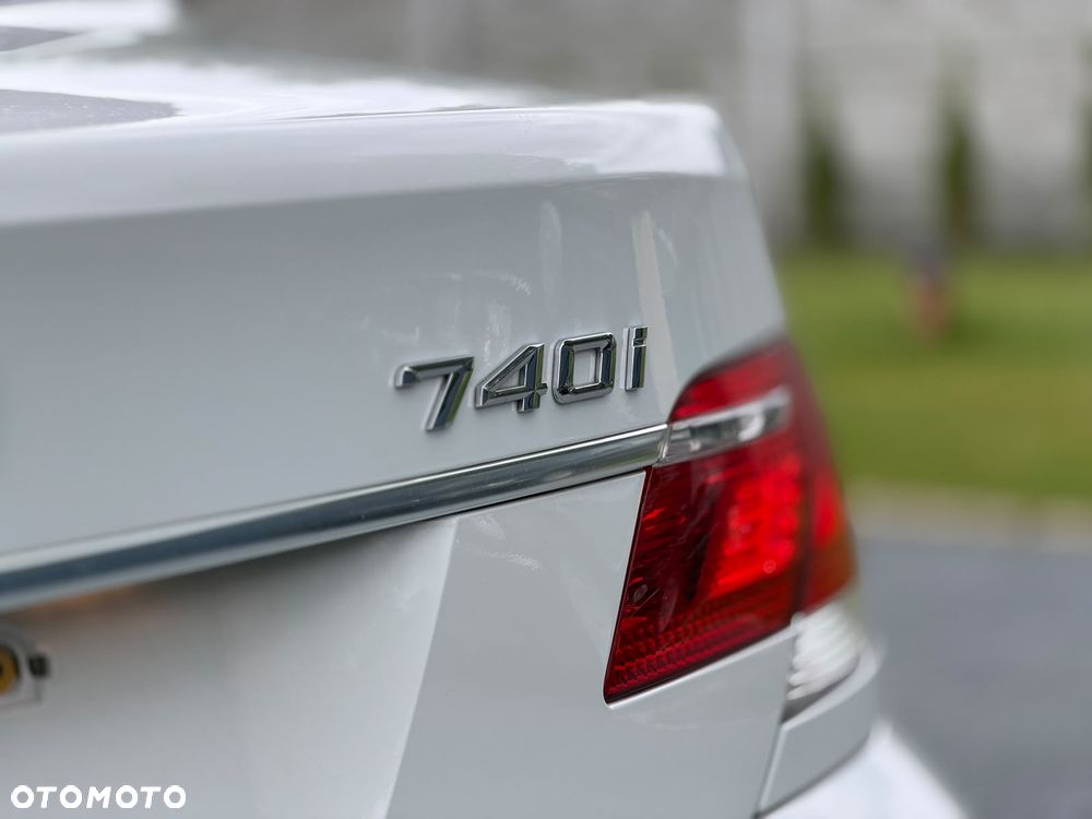 BMW Seria 7 740i - 29