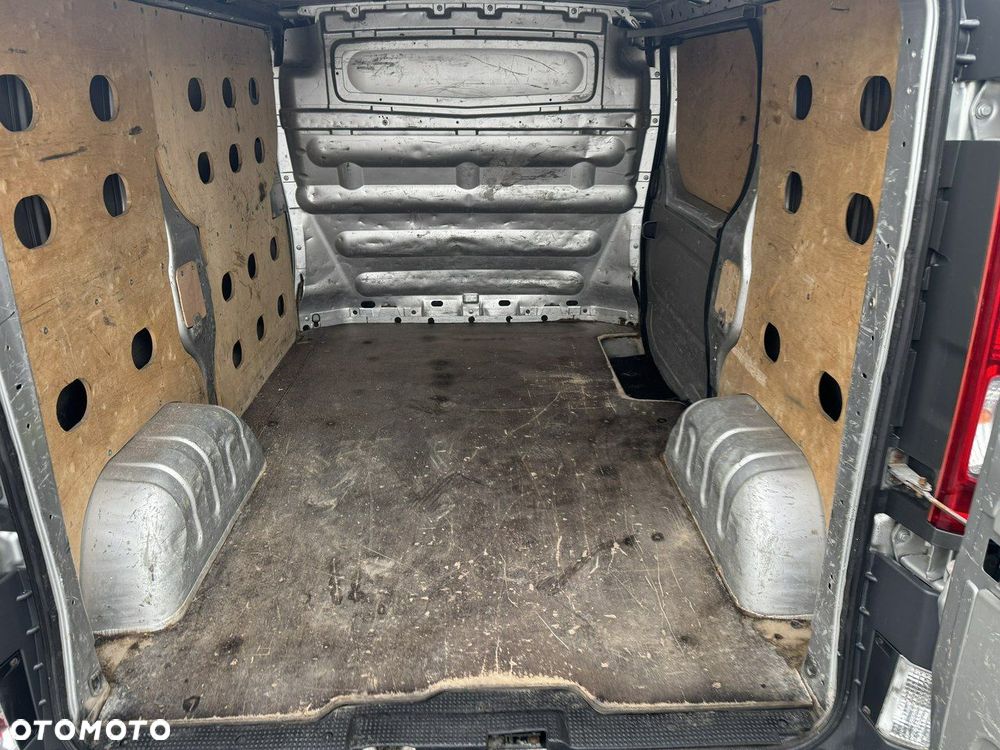 Opel Vivaro - 16