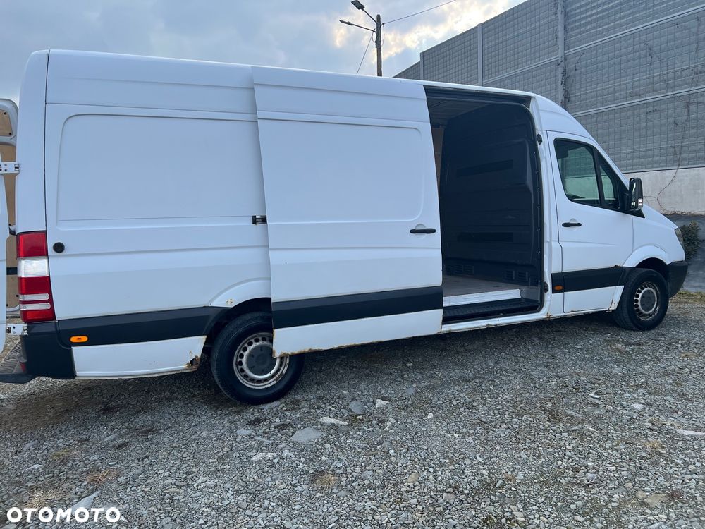 Mercedes-Benz Sprinter - 13