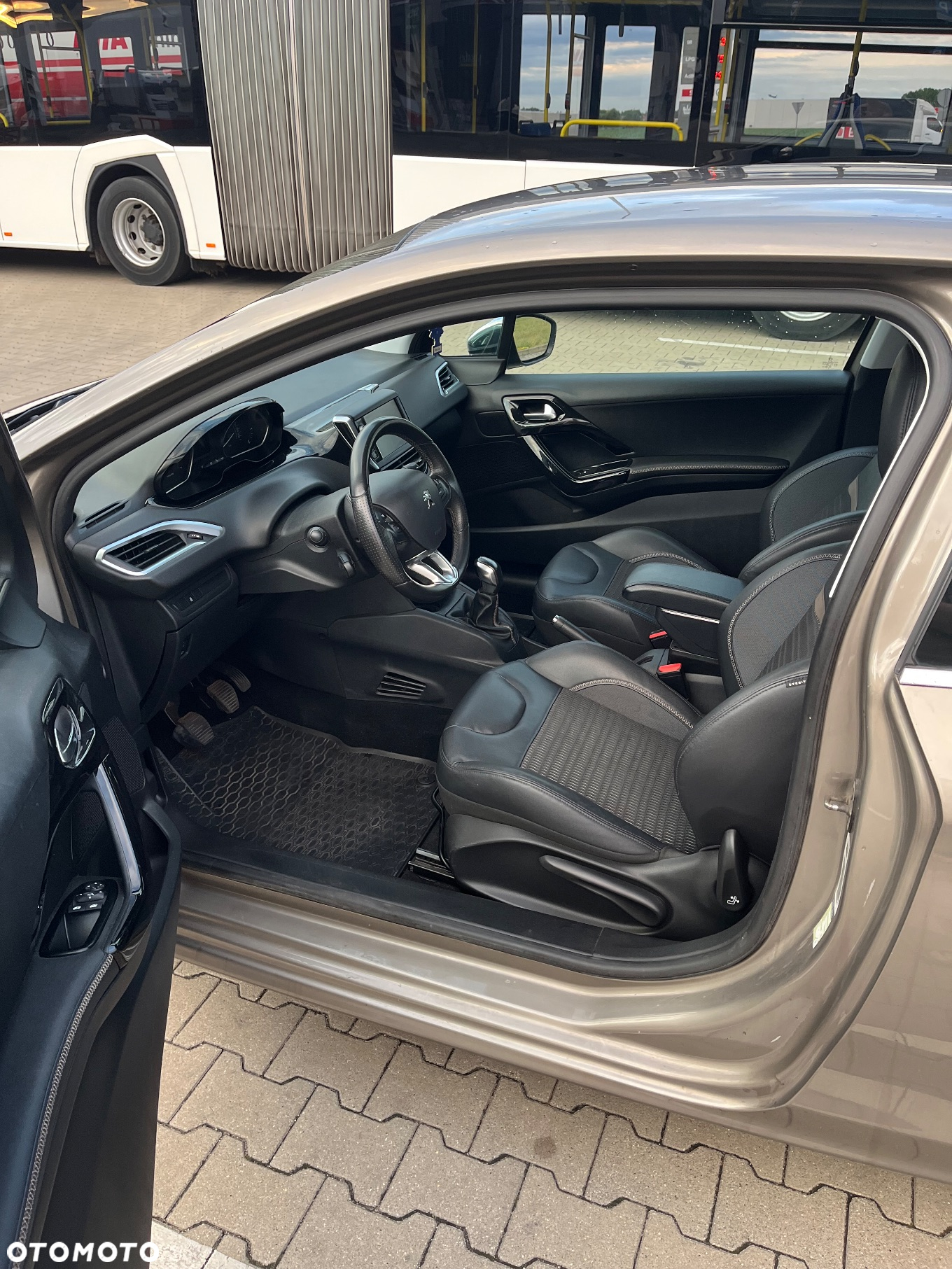 Peugeot 208 1.6 VTi Allure - 10