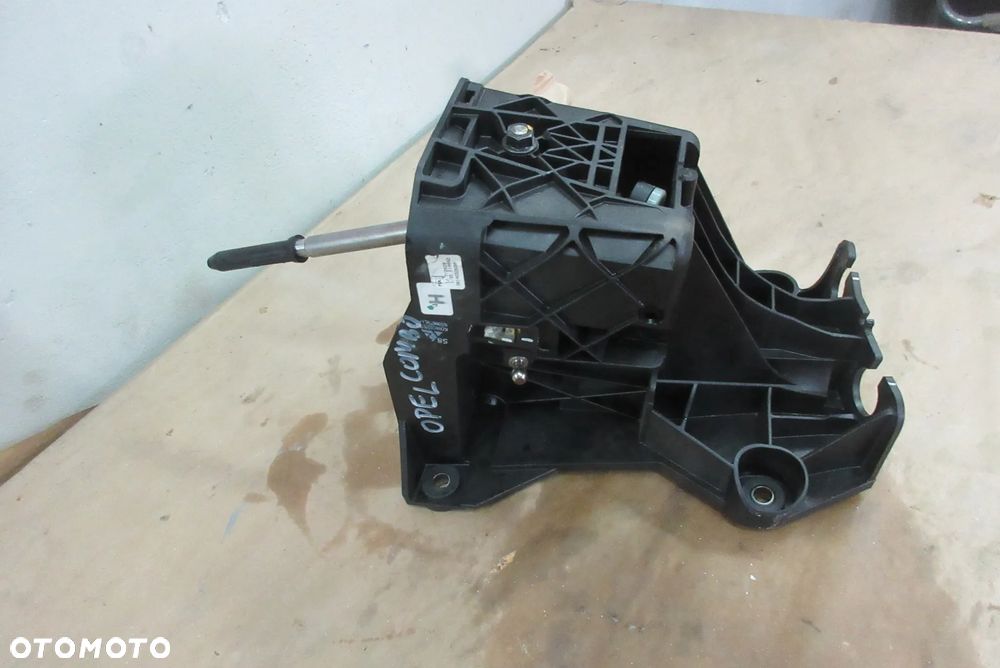Citroen Berlingo K9 2018- wybierak zmiany biegów - 2
