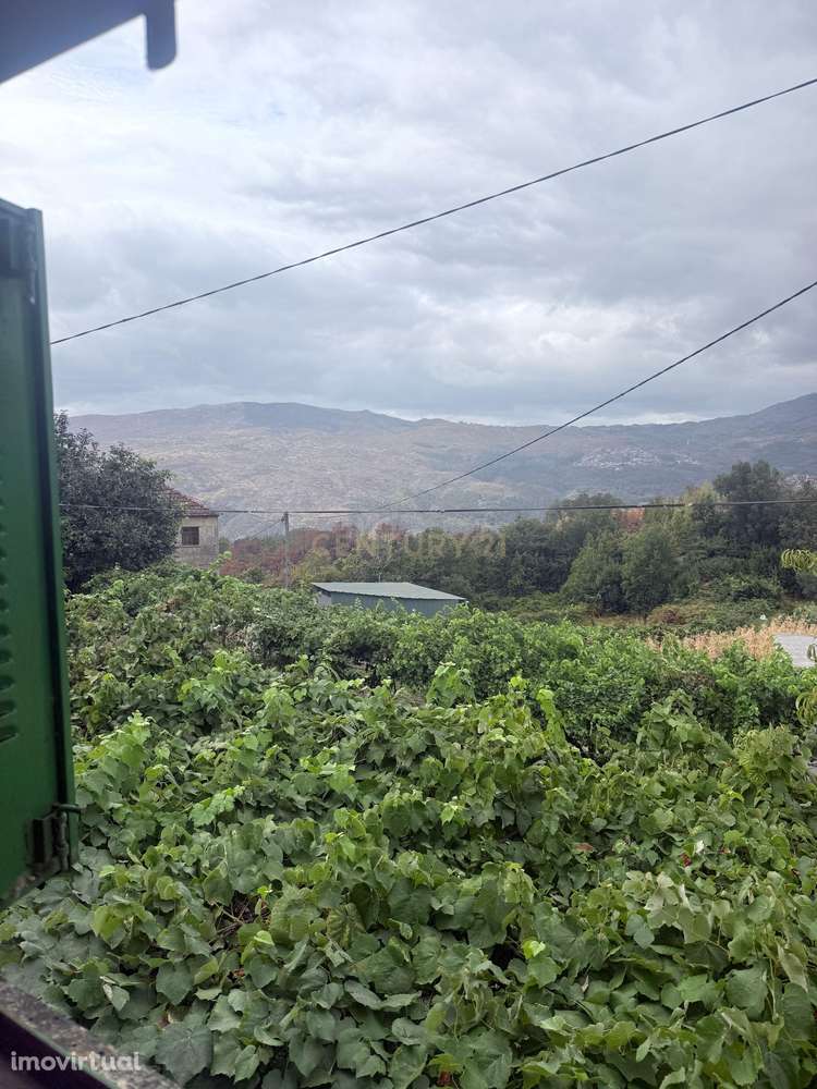 Casa de Pedra com potencial no coração do Gerês - perto do Lindoso - Grande imagem: 5/30