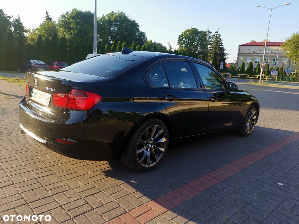 BMW Seria 3 328i xDrive Luxury Line - 5
