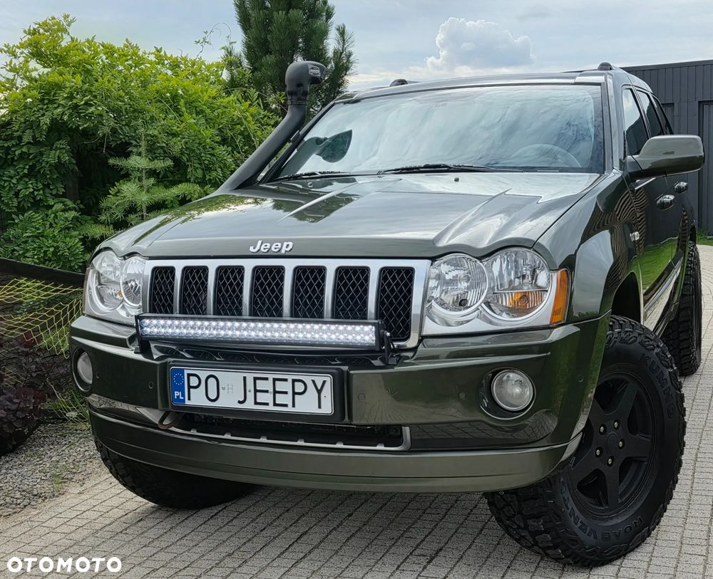 Jeep Grand Cherokee - 23