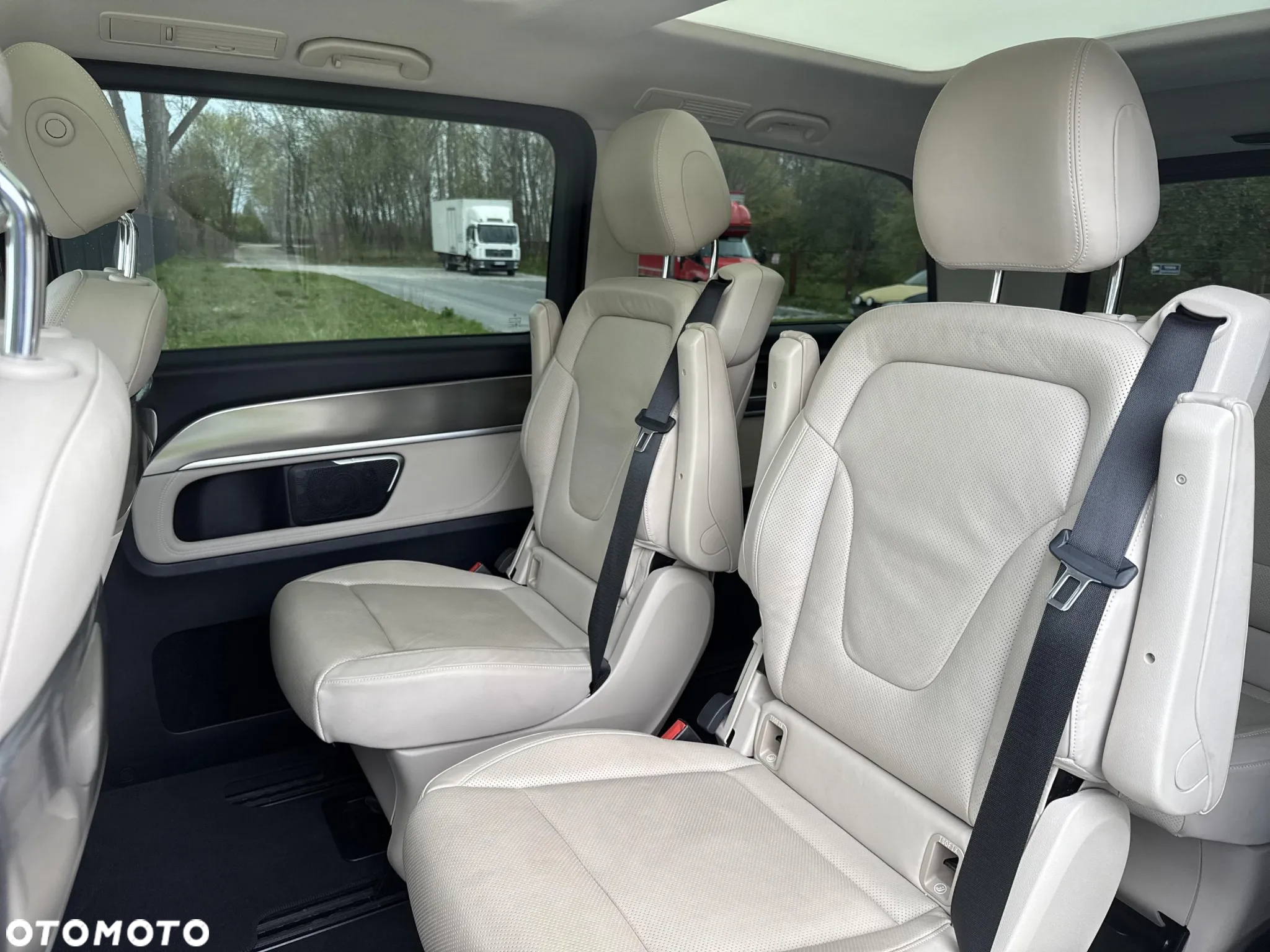 Mercedes-Benz Klasa V 300 d 4-Matic Exclusive 9G-Tronic (d³ugi) - 16